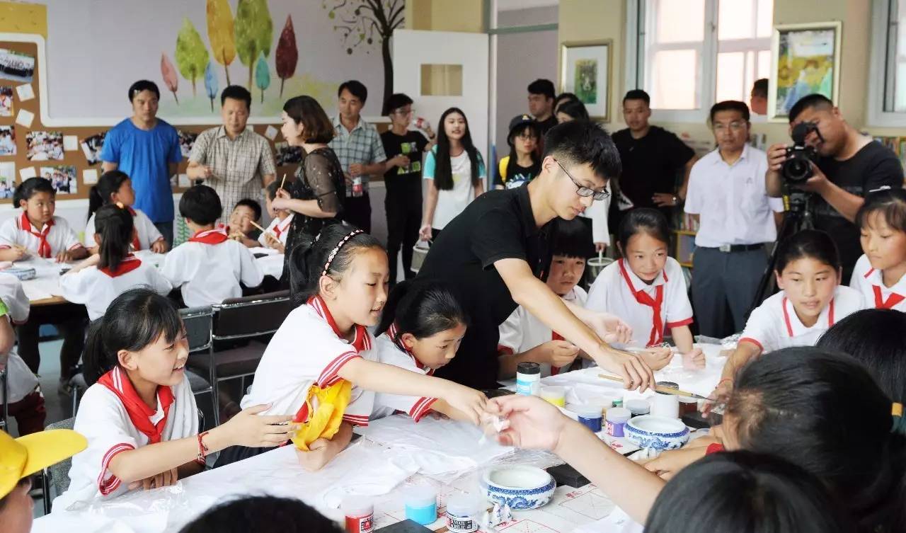 动态 | “七彩烛光”艺术下乡惠民生活动启动 组织文化艺术交流活动